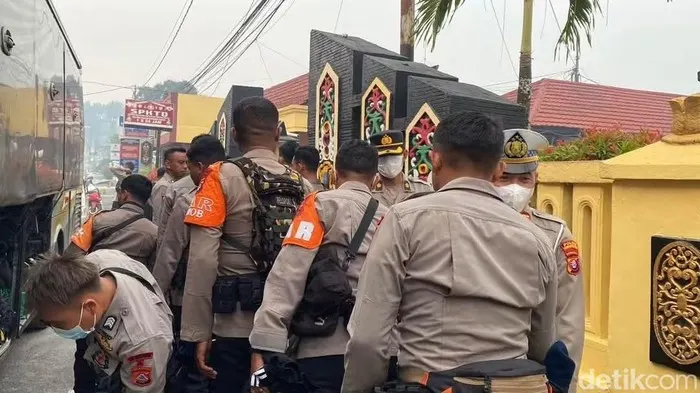 Personel Brimob NTB dikirim ke Tanjung Puting