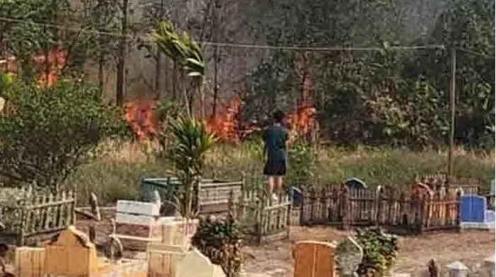 Karhutla dekati pemakaman di Kapuas