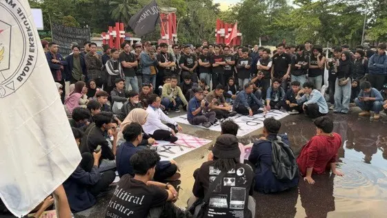 Demo Mahasiswa di Pontianak Kembali Ricuh, Desak Transparansi Dana Karhutla Rp60 Miliar