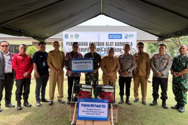 BRI Salurkan 270 Mesin Pompa Air untuk Penanganan Karhutla di Kalbar